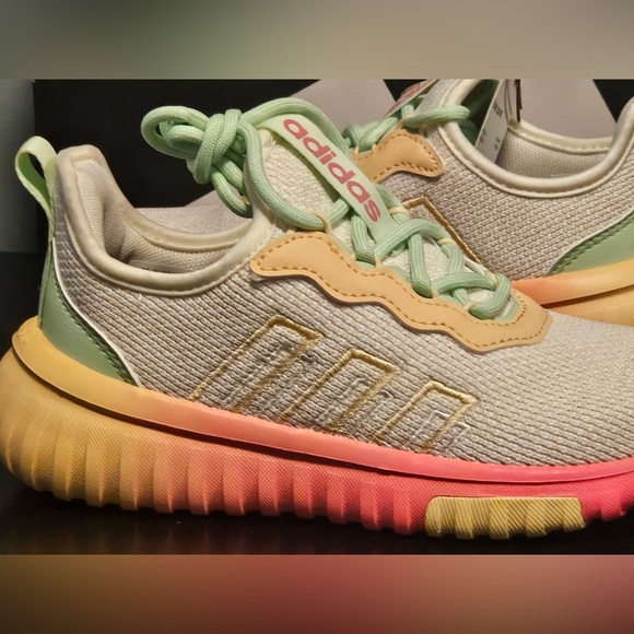 Adidas Kids Kaptir Flow 2.0 Shoes in Cream and Pink size 13K - Picture 6 of 10